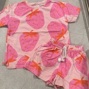 Girls Zara Set Size 5Y
Washed, never worn
Strawberry Pattern